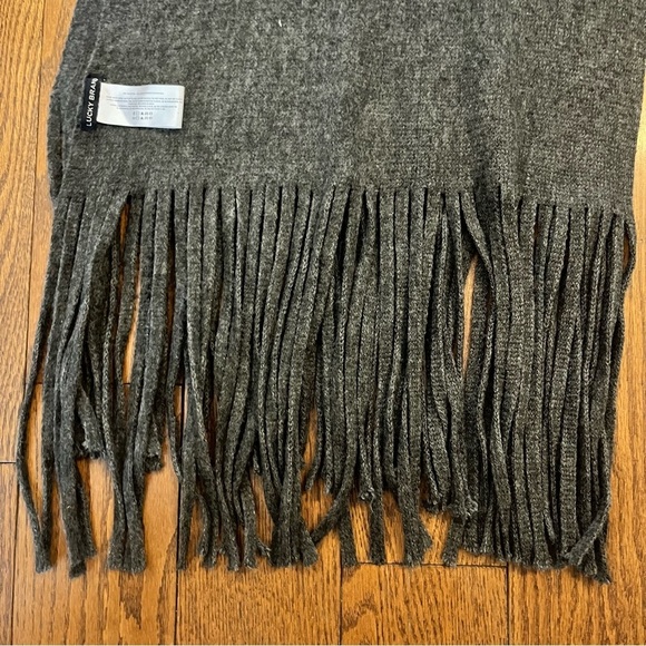 Lucky Brand Soft Scarf Heather Gray Brushed Knit Long Fringed Neck Warmer Unisex - Picture 2 of 5